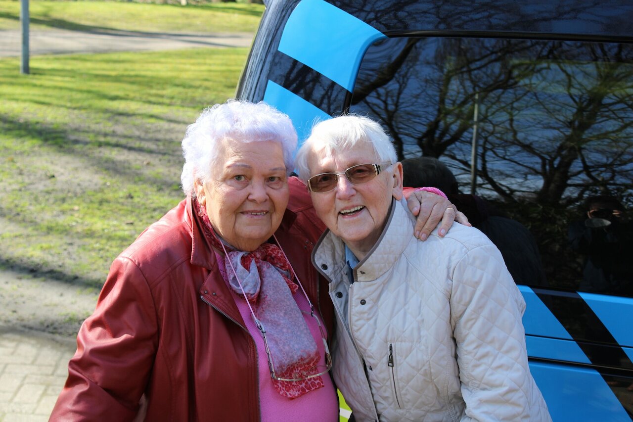 Kreuzweg und Friedenskerzen in St. Anna-Klus Image 2